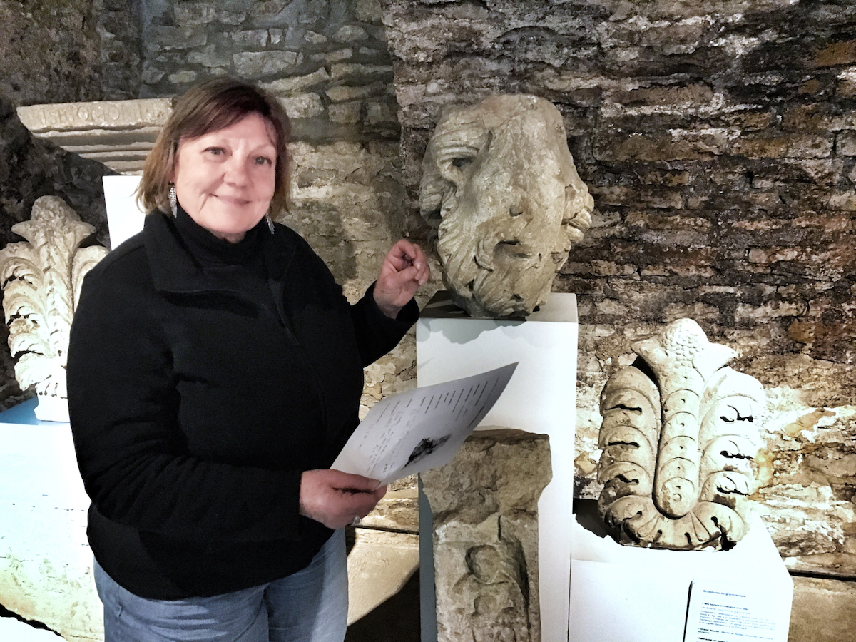 Repérage à Nuits-St-Georges Prise de notes au musée gallo-romain de Nuit-Saint-Georges